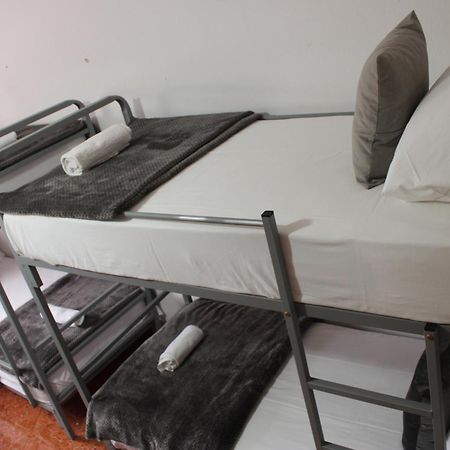 Crew Hostel Tirana Eksteriør billede