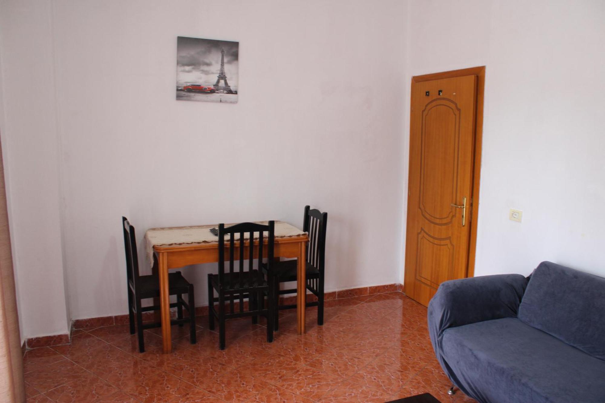 Crew Hostel Tirana Eksteriør billede