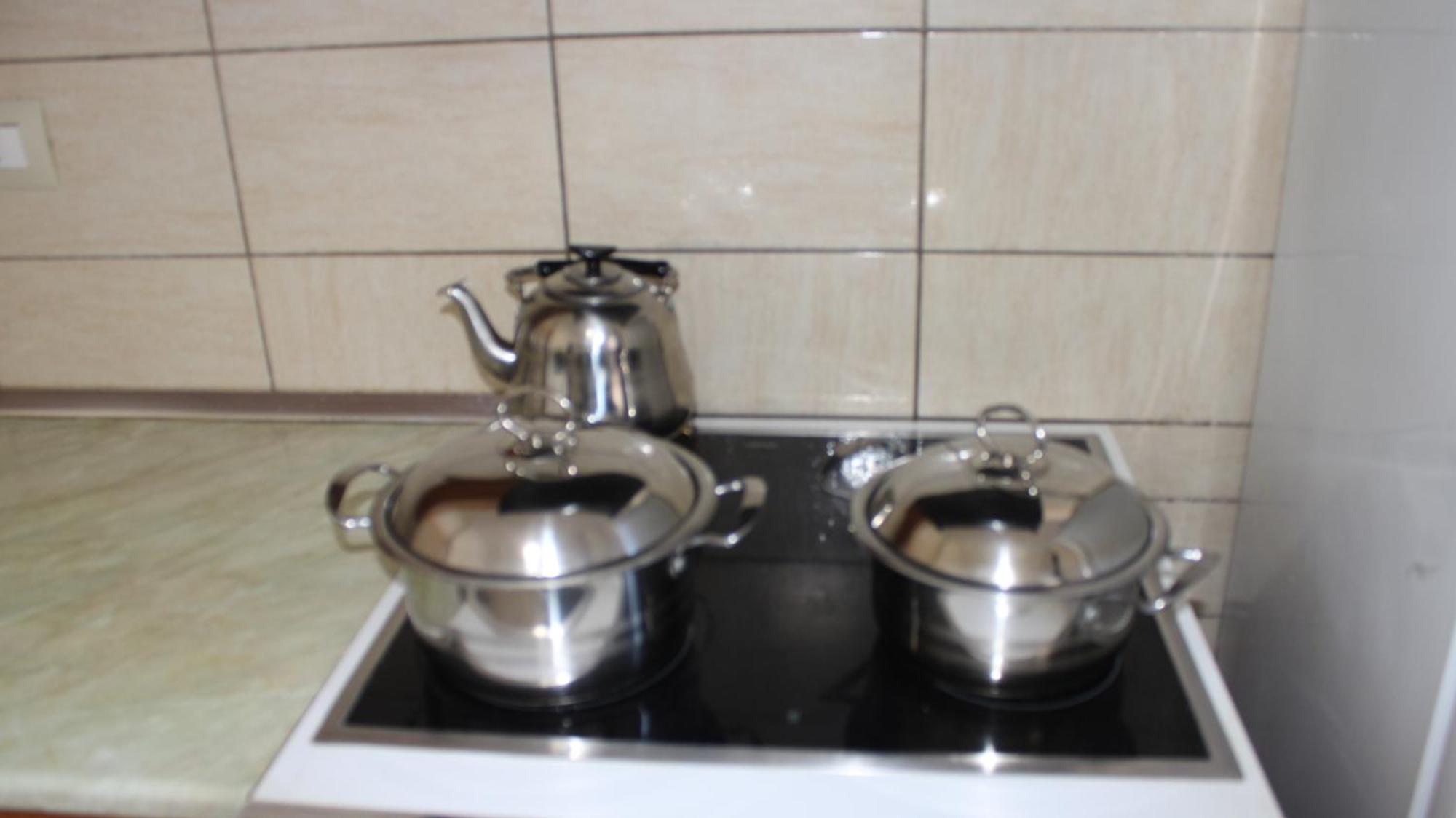 Crew Hostel Tirana Eksteriør billede
