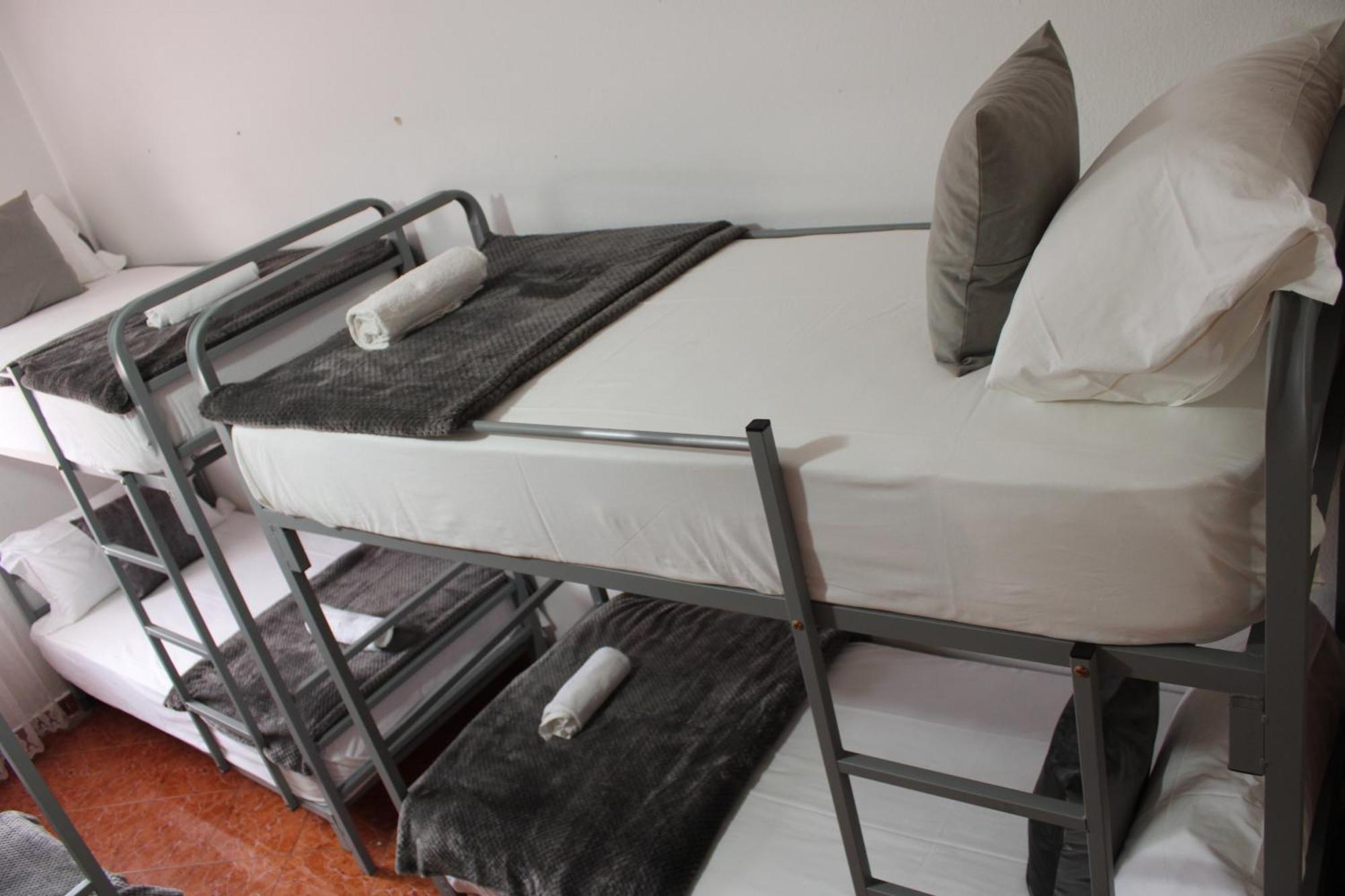 Crew Hostel Tirana Eksteriør billede