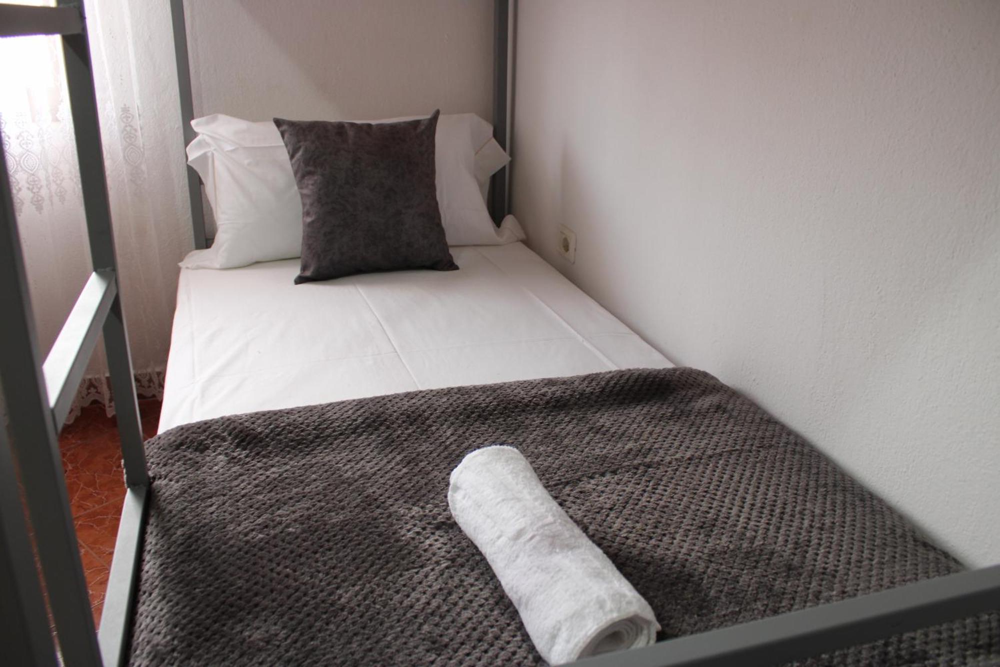 Crew Hostel Tirana Eksteriør billede