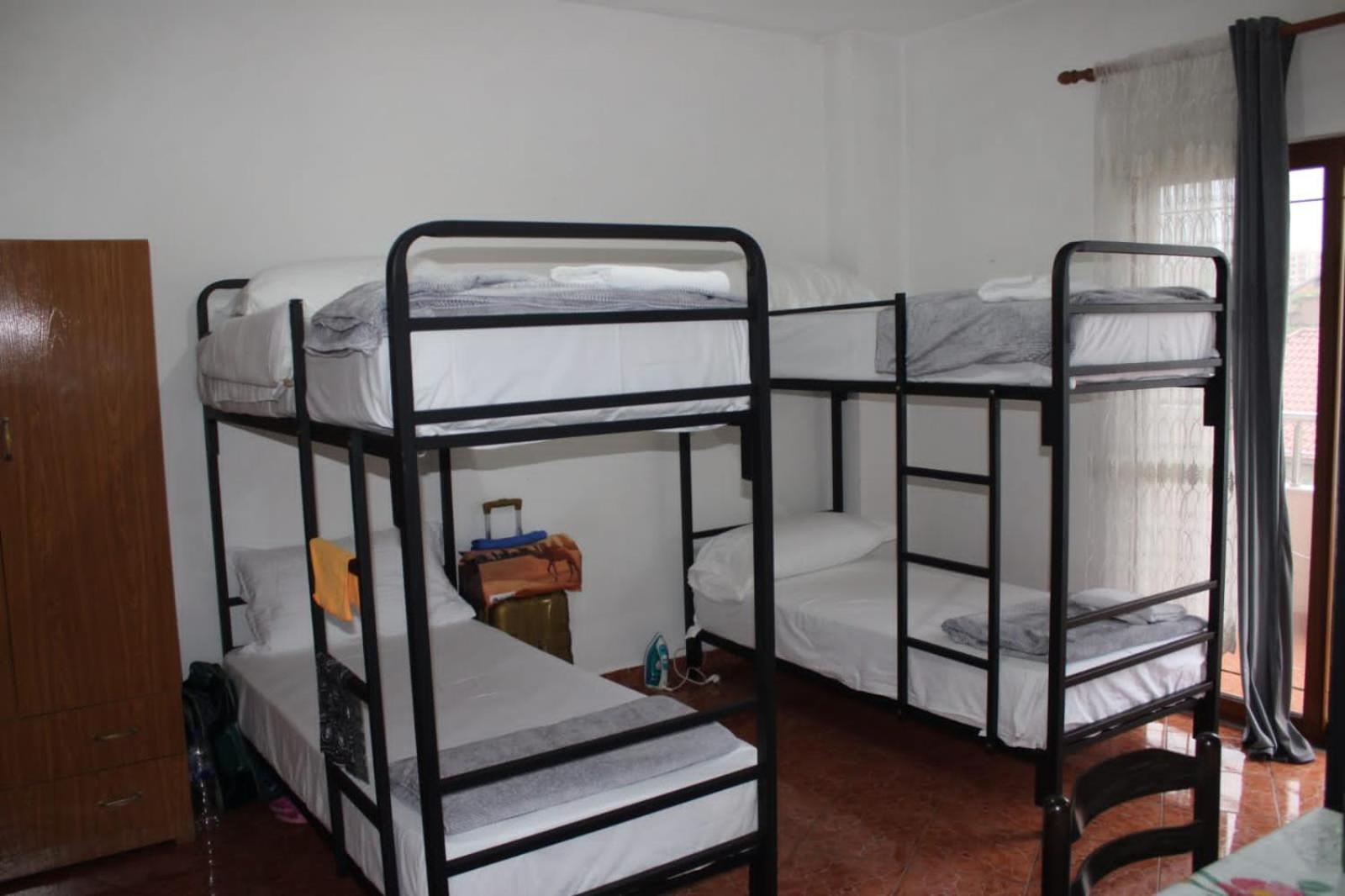 Crew Hostel Tirana Eksteriør billede