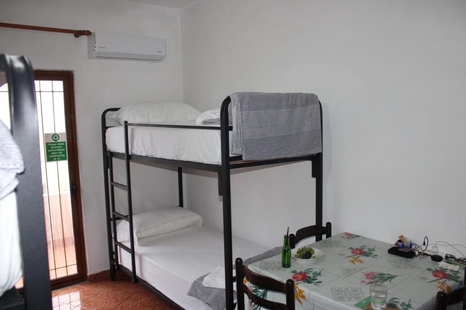 Crew Hostel Tirana Eksteriør billede